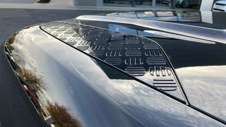 Land Rover Defender 3.0 D250 X-Dynamic S 90 3dr Auto Diesel Estate